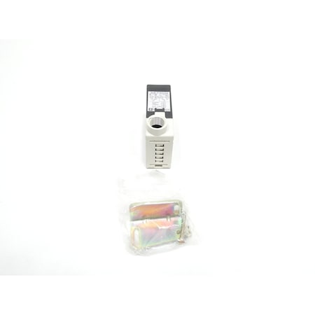 Telemecanique Sensors 24-240V-AC 24-240V-DC PHOTOELECTRIC SENSOR 031653 XUE-F300314